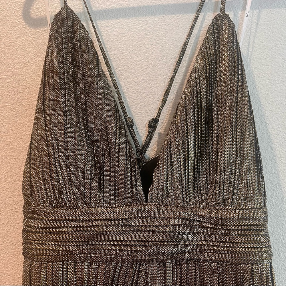 NWT Lulus Award Ceremony Gold Multi Metallic Pleated V-neckline Romper Sz XL - Picture 7 of 11